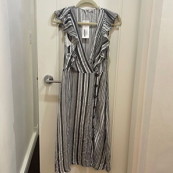 NWT- Lush  Striped Button  Black and White Dress Midi Womens size Small - Picture 1 of 6